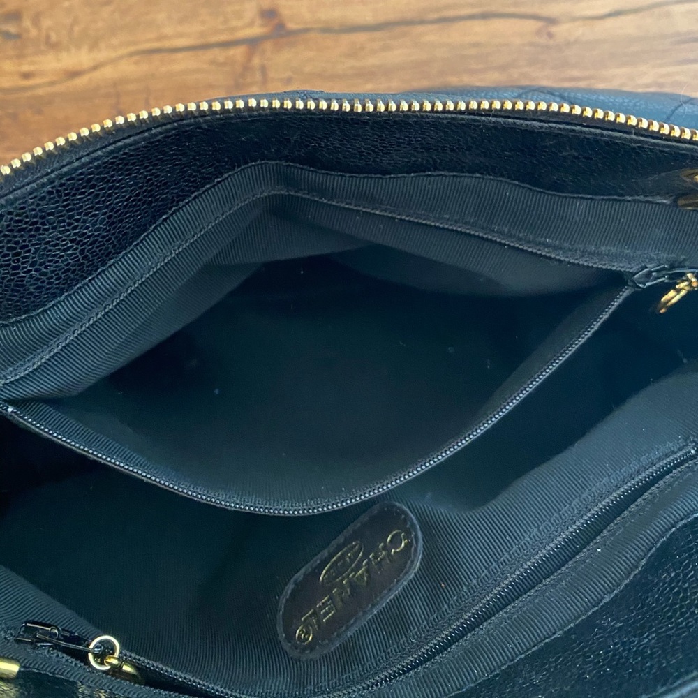 Authentic Vintage Chanel Purse - Picture 12 of 16